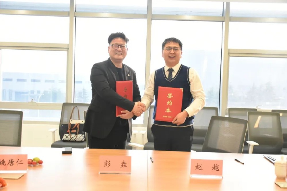 探索“光伏+AI”新模式！環(huán)晟光伏與閃馬智能簽署戰略協(xié)議