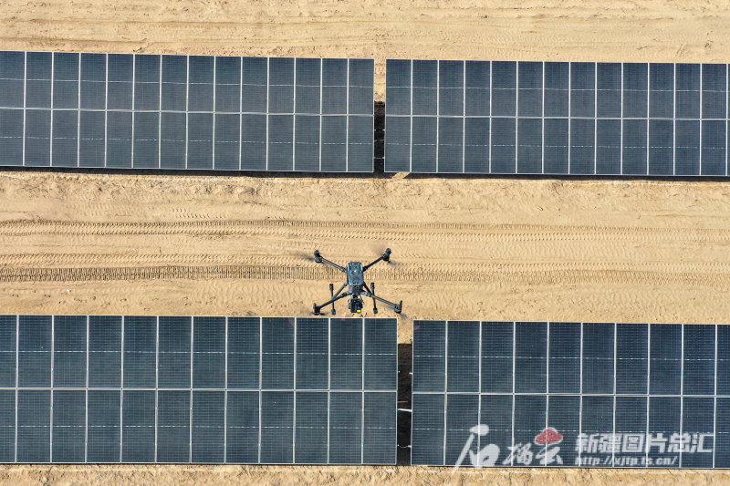 航拍新疆丨兵團單體容量最大的光伏基地加緊施工